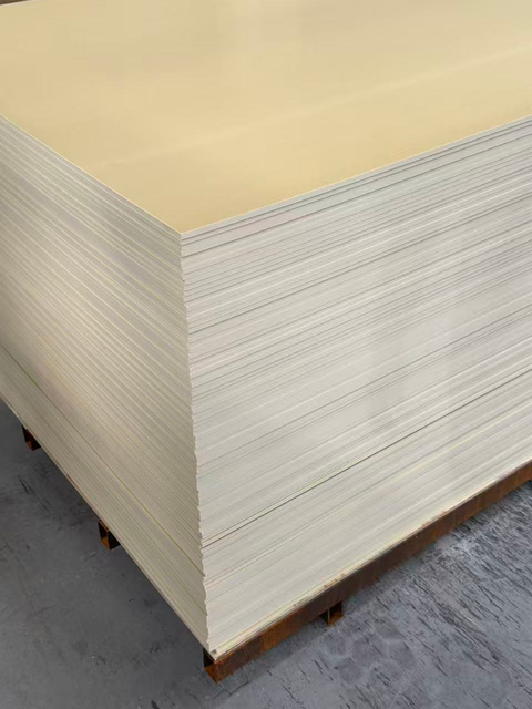 Carbon crystal anti-collision wall panel internal structure and thickness